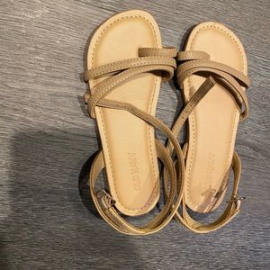 Girls never worn old navy sandals